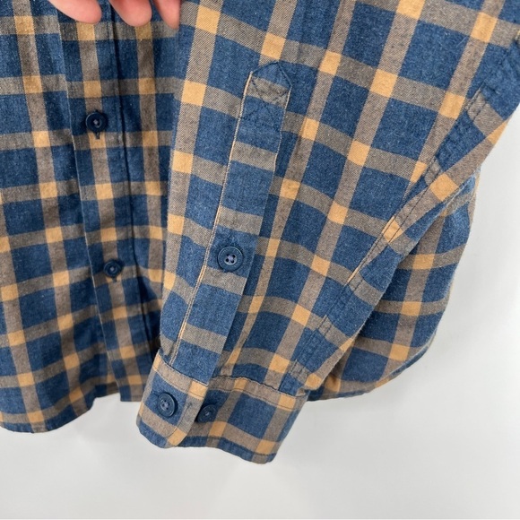 Patagonia Men's Plaid Striped Collared Long Sleeve Organic Cotton Buttondown - Picture 6 of 12